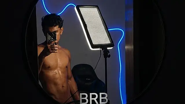 jossi12345j online show from April 17, 7:22 am