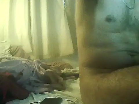 brunaomadeira online show from April 16, 10:15 am