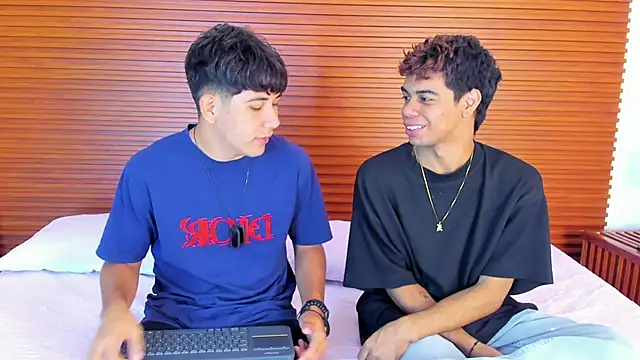 peakk twiinns online show from April 7, 11:21 am