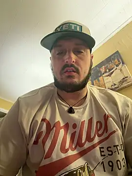 PoundedCajunGuy93 online show from March 16, 7:45 am