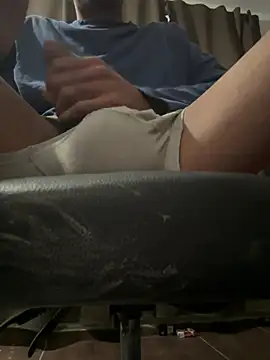 briaaannn1 online show from April 13, 4:13 am