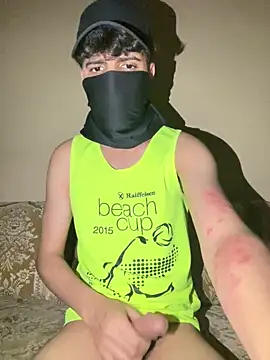 marouaN197 online show from April 8, 11:35 pm