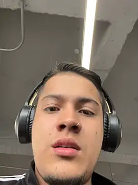 OliverTabordaa online show from March 28, 7:03 pm