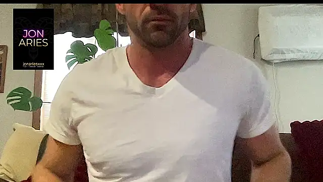 JonAriesxxx online show from April 6, 10:43 pm