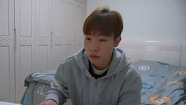 Similu-001 online show from March 7, 1:09 pm