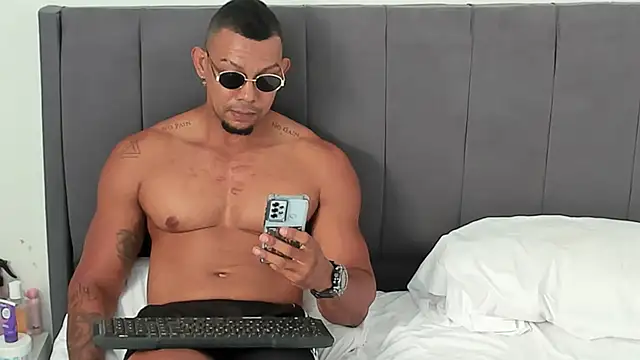 andoni deus online show from April 14, 9:14 pm