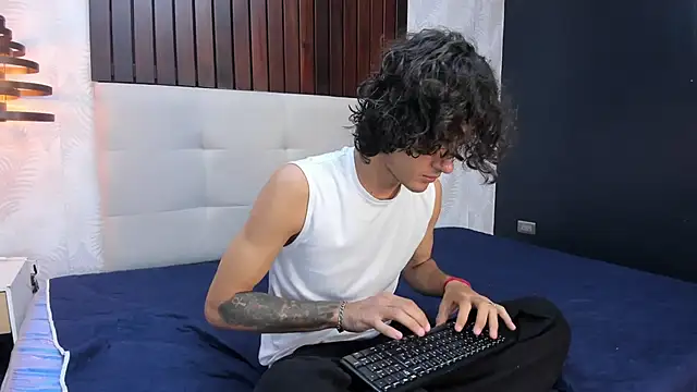 Skinny Mac online show from March 19, 1:14 pm