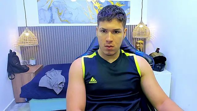 AlessandroFranco online show from July 18, 1:27 pm