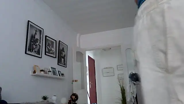 yanick931 online show from April 21, 3:18 pm