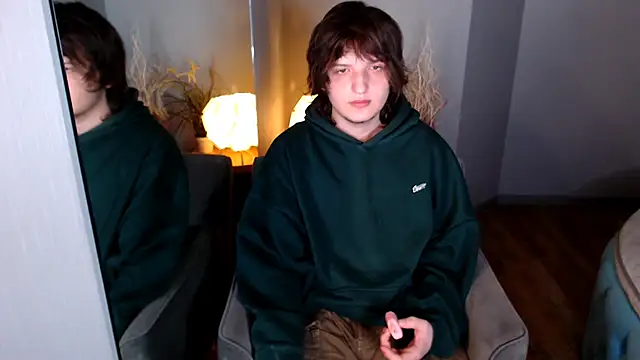 delalex online show from May 20, 1:23 am