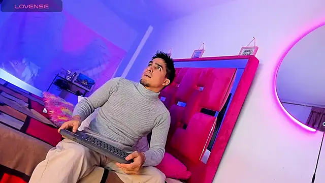 Christopher Harris  online show from April 28, 11:20 pm