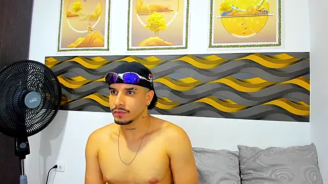 Leon Hotx online show from May 4, 7:15 pm
