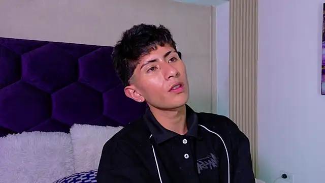 AndyJustgame  online show from July 13, 4:47 am