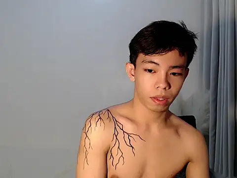 hottasianboy online show from May 25, 9:32 pm