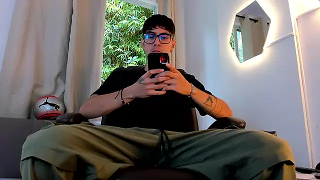 etham wolf1 online show from July 23, 5:32 pm