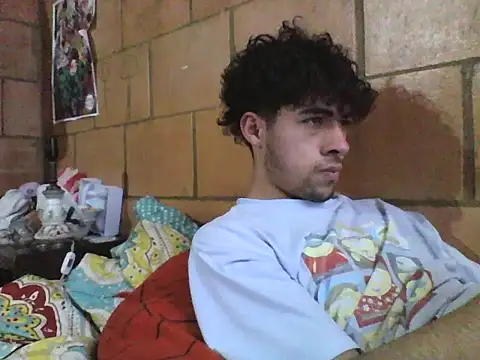 Bbunny boy online show from March 28, 1:11 pm