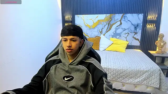AdrianFranko online show from May 2, 1:36 pm