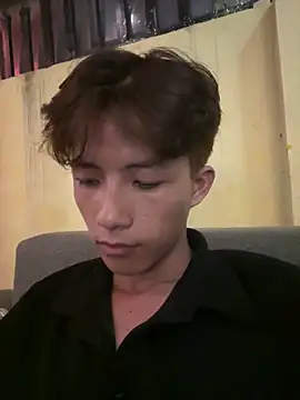 Nguyencuong1999 online show from May 9, 11:33 am