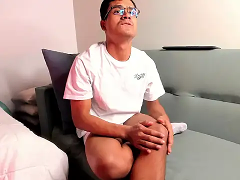 ThiagoVega  online show from August 7, 4:52 am