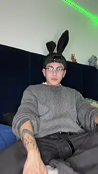 J Bunny1 online show from March 31, 12:12 am