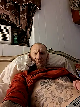 travisrwade online show from April 17, 5:54 am