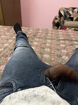 Saksham57953 online show from April 12, 11:22 am