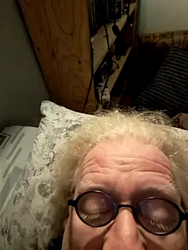 ChrisMtl83 online show from April 23, 6:29 am