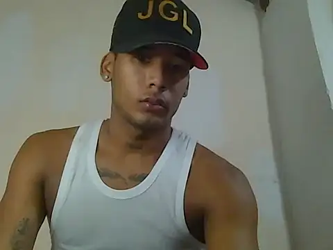 sexy-athletic-guy online show from April 11, 1:24 am