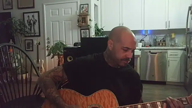 bbcdelux online show from April 19, 8:03 am