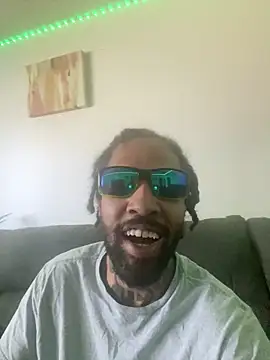 hughhefner10000 online show from April 20, 9:28 pm