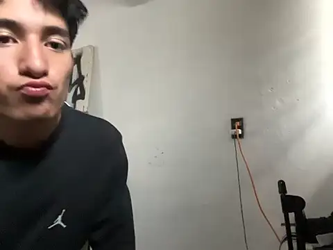 oopiumbody online show from May 23, 10:04 pm