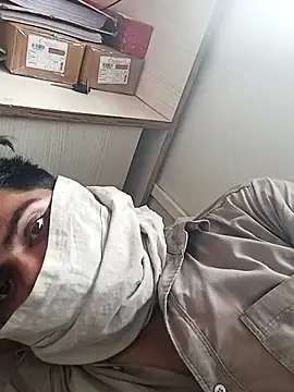 Rohit657600 online show from June 6, 9:26 am