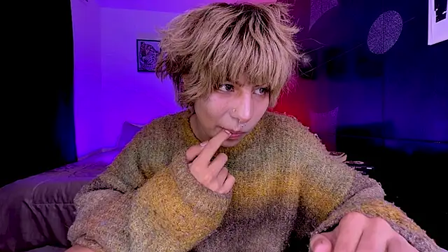 Aronn 44 online show from May 28, 3:15 am