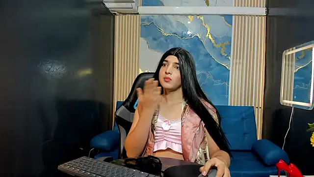 Gaby Gil  online show from June 8, 1:45 pm