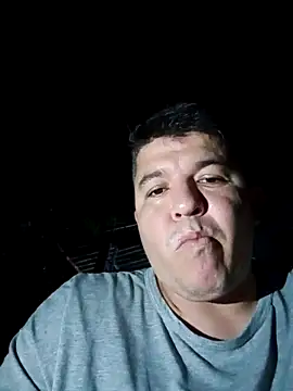 latino hott  online show from May 5, 1:40 am
