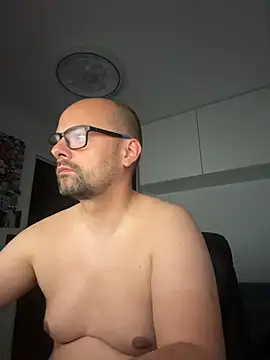 NakedAndrewHot online show from June 26, 12:03 am