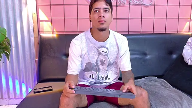 criss hardcock  online show from June 2, 6:20 pm