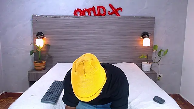 Dilan Hall online show from June 5, 8:03 pm