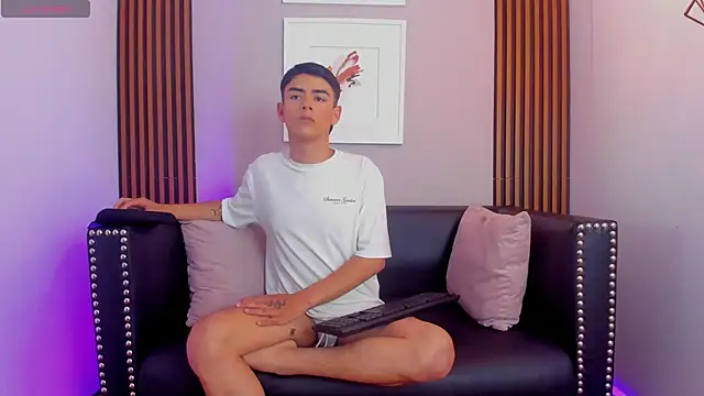 Bratzboys online show from May 15, 1:52 pm