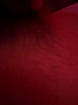 hieutran77777 online show from June 17, 3:25 pm