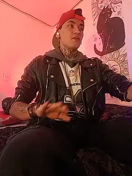 AlecBanne  online show from June 24, 5:38 pm