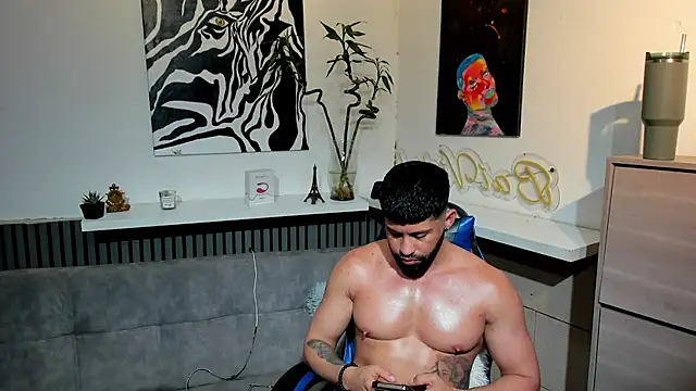 RikyAaron online show from June 5, 4:39 am