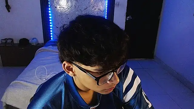 Mr yisuzz online show from June 21, 11:16 am