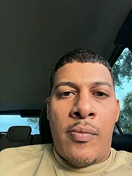 PeterEdwards69 online show from June 11, 11:58 pm
