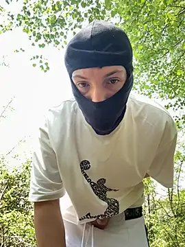 UnPetitSoumis- online show from June 19, 12:54 pm
