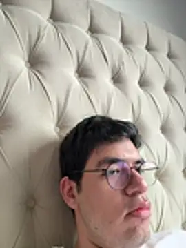 FernanHot69 online show from August 6, 11:44 pm