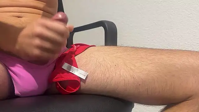 Snapshot of swissboy22 chatting on September 30, 7:57 am swissboy22 online show from September 30, 7:57 am