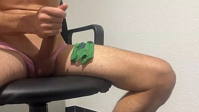 Snapshot of swissboy22 chatting on October 1, 8:07 am swissboy22 online show from October 1, 8:07 am