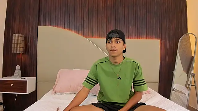 Alexxx B2026 online show from August 4, 7:07 pm