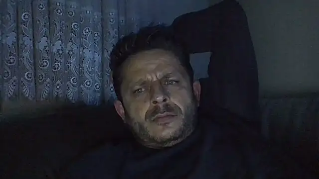 Snapshot of kevinmicheall chatting on December 14, 10:28 pm kevinmicheall online show from December 14, 10:28 pm